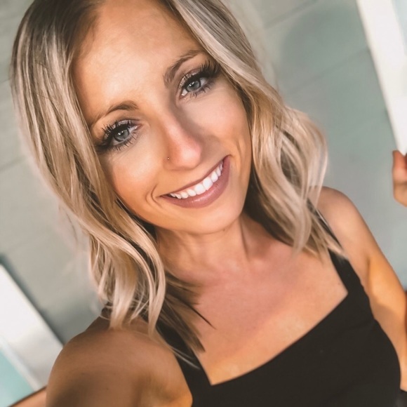 Meet your Posher, Kelsey - Picture 1 of 1